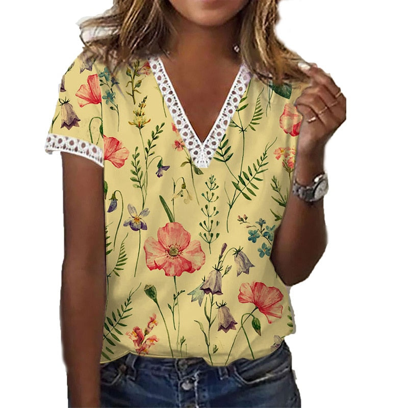 Ilse™ - Patchwork T-shirt met bloemenprint en kant